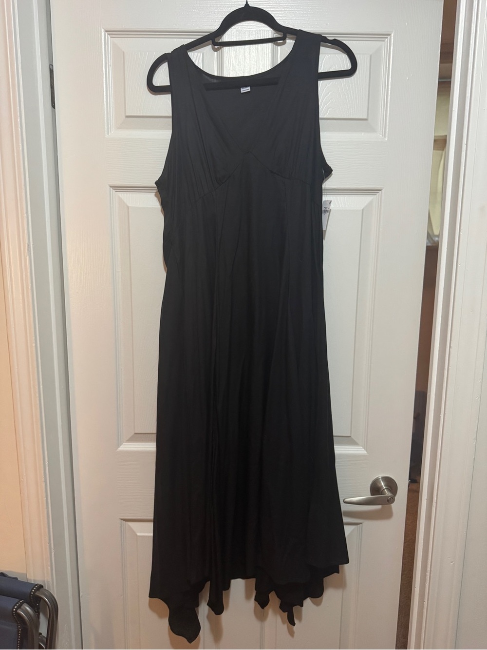 Old Navy Women’s Black Sleeveless Flow Dress